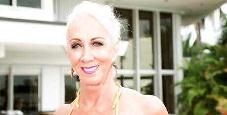 Enchanting american blonde fat Madison Milstar revealing big titties and shaved pussy near the pool