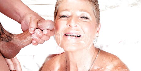 Very attractive granny Joanne Price in xxx fuck and suck action 