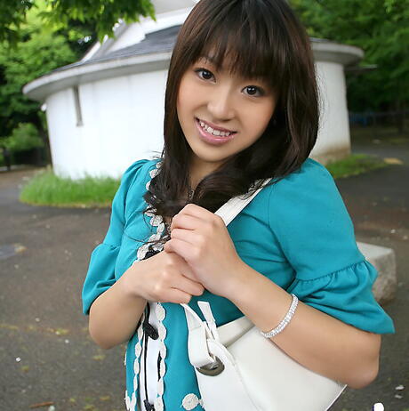 Sylphlike japanese teen Miu showing her butt outdoor